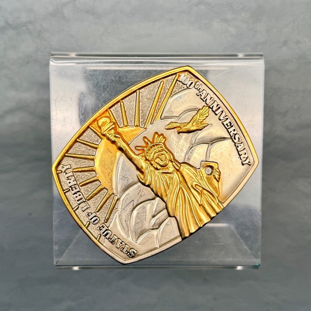 Statue of Liberty Gold Metal Belt Buckle 100 Anniversary of Liberty 1886-1986